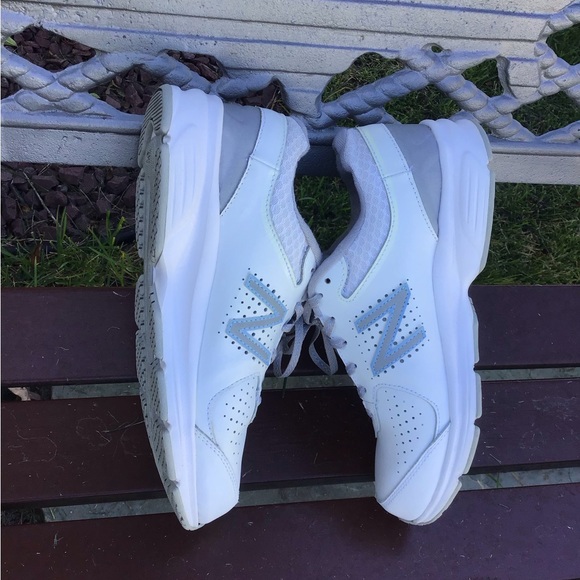 New Balance Sneakers-Size 7.5 - Picture 2 of 5